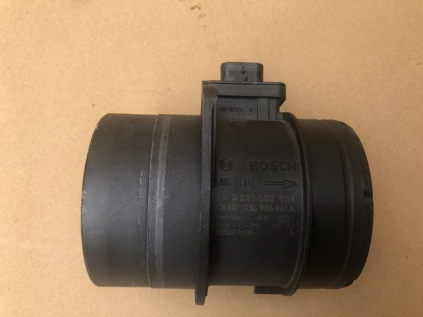 03L906461A 03L 906 461 L Debitmetru aer VW Passat B8 - Dezmembrari Auto