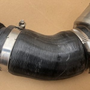 04L145828F 04L 145 828 F Furtun intercooler VW Passat B8 - Dezmembrari Auto