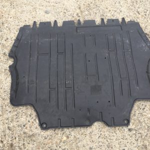 Scut motor plastic VW Jetta 2016 5C0825237B 5C0 825 237 B - Dezmembrari Auto