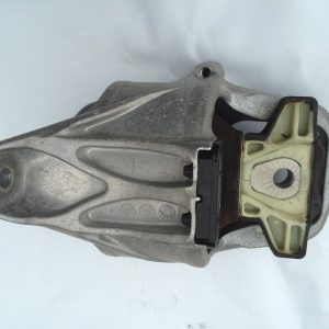 Tampon / suport motor cu senzor Audi A4 8W B9 din 2016 8W0 199 372 BD - Dezmembrari Auto
