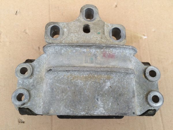 Tampon motor VW Audi Skoda Seat 2.0 tdi 6J0199555L - Dezmembrari Auto