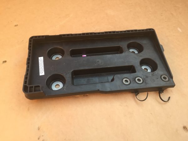 Suport baterie VW Arteon 3Q0804869 3Q0 804 869 - Dezmembrari Auto