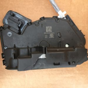 Broasca usa dreapta spate VW Passat B8 5TA839016D 5TA 839 016 D - Dezmembrari Auto