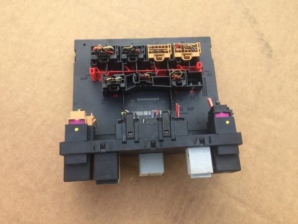 Modul confort bornetz VW Passat B6 3C8937049E 3C8 937 049 E - Dezmembrari Auto