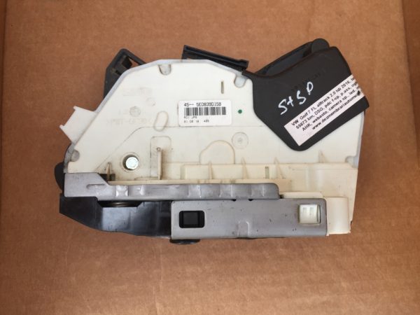 Broasca usa stanga spate VW Golf 7 5E0839015B 5E0 839 015 B - Dezmembrari Auto
