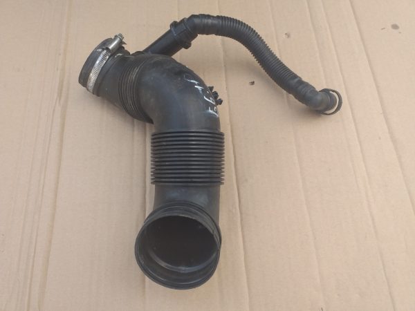 Furtun admisie Volkswagen Golf 6 2010 variant 1.6 tdi CAY 3C0129654M 3C0 129 654 M - Dezmembrari Auto