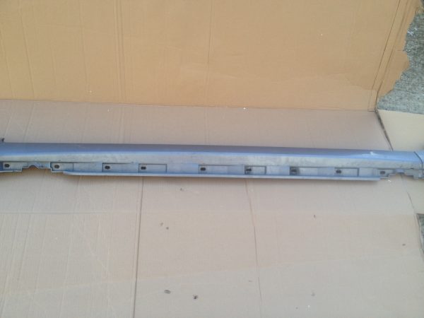 Prag stanga Audi A4 8E 8E0853859 8E0 853 859 - Dezmembrari Auto