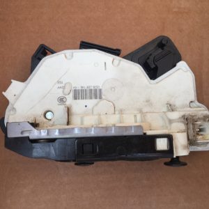 Broasca usa stanga fata VW Golf 7 5K1837015D 5K1 837 015 D - Dezmembrari Auto
