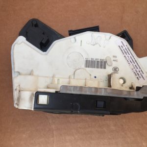 Broasca usa dreapta fata VW Golf 7 5K1837016D 5K1 837 016 D - Dezmembrari Auto