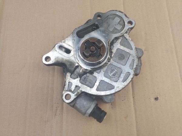 Pompa vacuum Audi / VW 03L145100 03L 145 100 - Dezmembrari Auto