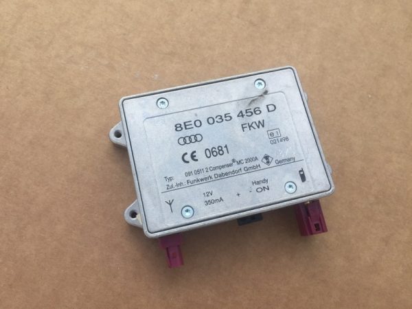 Amplificator antena Audi A4 B8 2009 2010 2011 2012 8E0035456D 8E0 035 456 D - Dezmembrari Auto