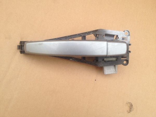 Maner usa dreapta fata Opel Corsa D - Dezmembrari Auto