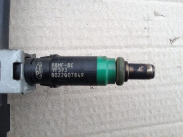 Injectoare Ford Focus 2 1.6 benzina SHDA 98MFBC9F593 - Dezmembrari Auto