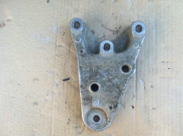 Suport motor VAG 6Q0199185S 6Q0 199 185 S - Dezmembrari Auto