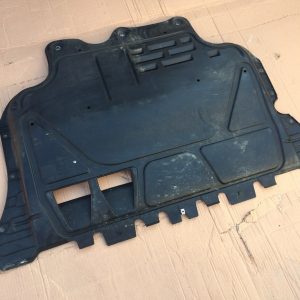 Scut motor Volkswagen Passat B8 2017 3Q0825236B 3Q0 825 236 B - Dezmembrari Auto