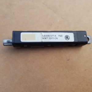 Amplificator antena Skoda Fabia 2 5J0035577A 5J0 035 577 A - Dezmembrari Auto