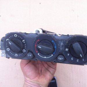Panou aer conditionat Ford Focus 2 3M5T19980AD - Dezmembrari Auto