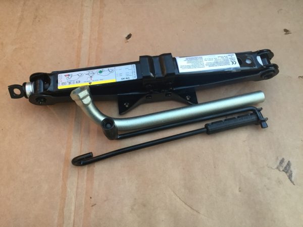Cric cheie coarba VW Arteon Passat B8 3Q0011031A 3Q0 011 031 A - Dezmembrari Auto