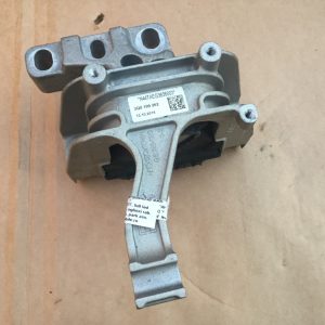 Suport tampon motor VW Arteon 2.0 tdi CUAA 3Q0199262 3Q0 199 262 - Dezmembrari Auto