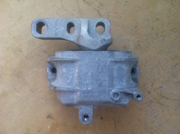 Tampon motor VW Audi Skoda Seat 2.0 tdi 1K0199262AL 1K0 199 262 AL - Dezmembrari Auto
