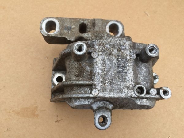 Suport motor VW Passat 7 B7 ALLTRACK 1K0199262CR 1K0 199 262 CR - Dezmembrari Auto