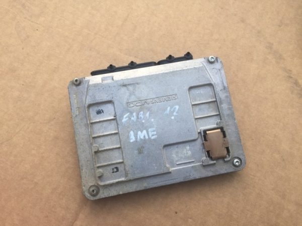 Calculator motor ECU Skoda Fabia 1.2 BME 03E906023D 03E 906 023 D - Dezmembrari Auto