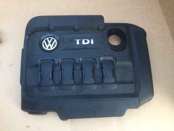 Capac motor VW Arteon 2.0 tdi CUAA 03N103925 03N 103 925 - Dezmembrari Auto