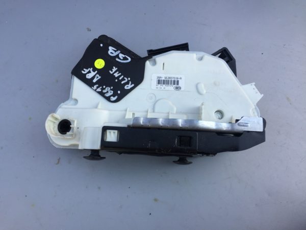 Broasca usa dreapta fata VW Passat B8 5E2837016A 5E2 837 016 A - Dezmembrari Auto