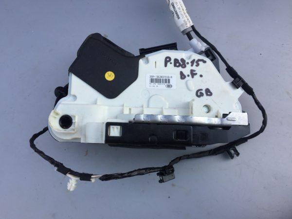 Broasca usa dreapta fata VW Passat B8 5E2837016A 5E2 837 016 A - Dezmembrari Auto