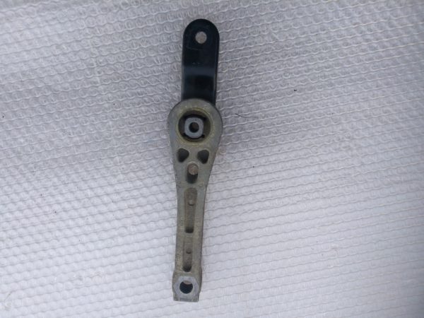 Tampon antibalans Audi A3 2011 2.0 CFG 1K0199855BB 1K0 199 855 BB - Dezmembrari Auto