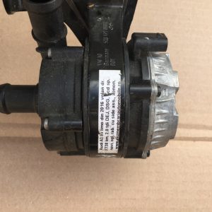 Pompa recirculare apa Audi A3 8V 2.0 tdi 04L965567A 04L 965 567 A - Dezmembrari Auto