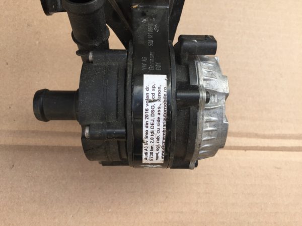 Pompa recirculare apa Audi A3 8V 2.0 tdi 04L965567A 04L 965 567 A - Dezmembrari Auto
