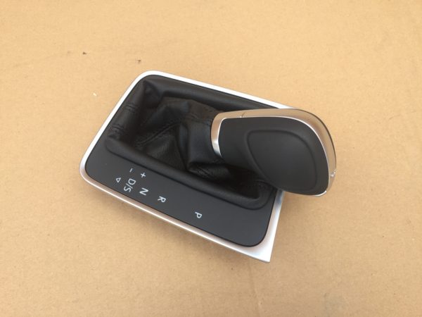 Nuca schimbator automat DSG volan dreapta VW Golf 7 5G2713203J 5G2 713 203 J - Dezmembrari Auto