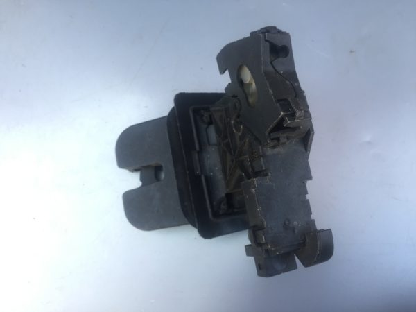Broasca haion Audi A6 C6 combi 4F9827520B 4F9 827 520 B - Dezmembrari Auto