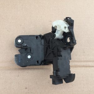 Broasca haion Audi A4 B7 combi 8P0827505B 8P0 827 505 B - Dezmembrari Auto
