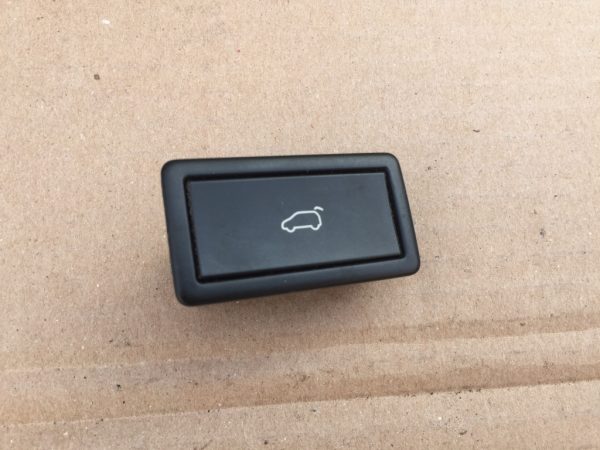 Buton deschidere haion electric VW Sharan Passat B6 B7 Tiguan - Dezmembrari Auto