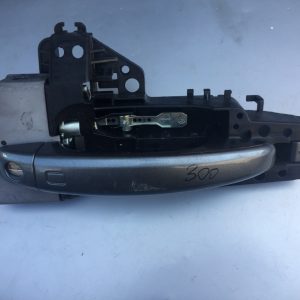 Maner keyless entry stanga fata Audi A4 B8 2015 - Dezmembrari Auto