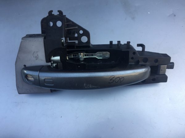 Maner keyless entry stanga fata Audi A4 B8 2015 - Dezmembrari Auto