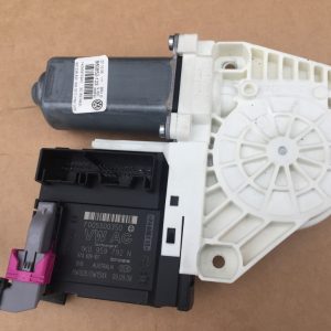 Motoras usa dreapta spate VW Passat B6 combi 1K0959792N 1K0 959 792 N - Dezmembrari Auto