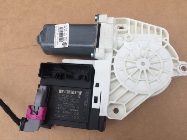 Motoras usa dreapta spate VW Passat B6 combi 1K0959792N 1K0 959 792 N - Dezmembrari Auto