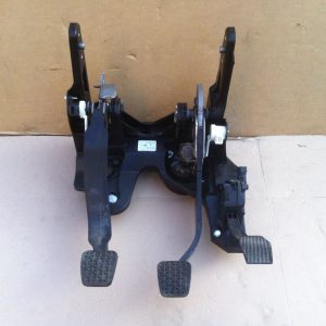 Pod pedalier Opel Astra J 1.7 cdti 13252175 - Dezmembrari Auto