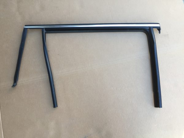 Cheder cromat usa dreapta spate VW Passat B8 Combi 3G9839432 3G9 839 432 - Dezmembrari Auto