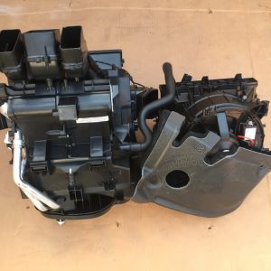 Tulumba clima completa VW Arteon 2.0 tdi CUAA 3Q0 907 521 A 3Q1 816 002B - Dezmembrari Auto