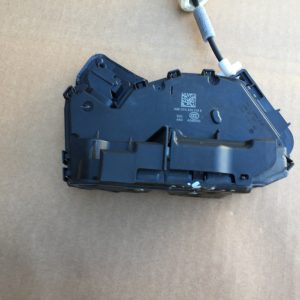 Broasca usa dreapta spate VW Passat B8 5TA839016E 5TA 839 016 E - Dezmembrari Auto