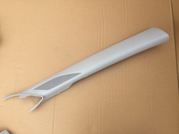 Ornament stalp parbriz dreapta VW Golf 7 5G0867234R 5G0 867 234 R - Dezmembrari Auto