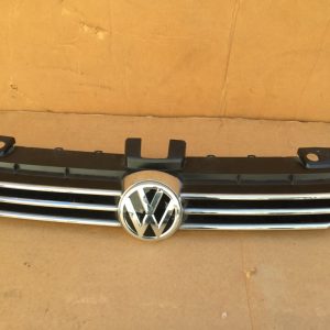 Grila radiator cu sigla VW Golf Sportsvan 2018 510853651N 510 853 651 N - Dezmembrari Auto