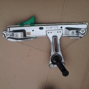 Macara geam stanga spate Opel Astra J GM 13260131 - Dezmembrari Auto