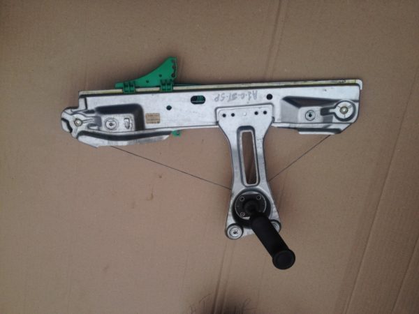 Macara geam stanga spate Opel Astra J GM 13260131 - Dezmembrari Auto