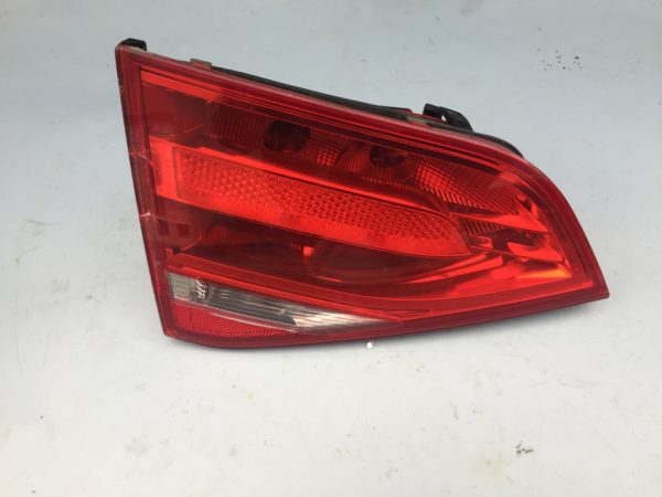 Stop stanga copota Audi A4 B8 2008 2009 2010 2011 2012 8K5945093 8K5 945 093 - Dezmembrari Auto