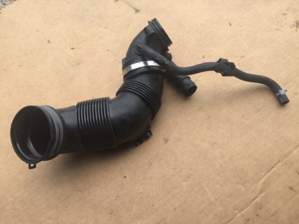 Furtun aer VW Golf 7 1.6 TDI CRK 2014 5Q0129654 5Q0 129 654 - Dezmembrari Auto